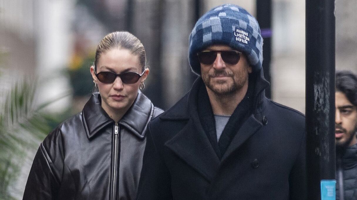 جيجي حديد وبرادلي كوبر