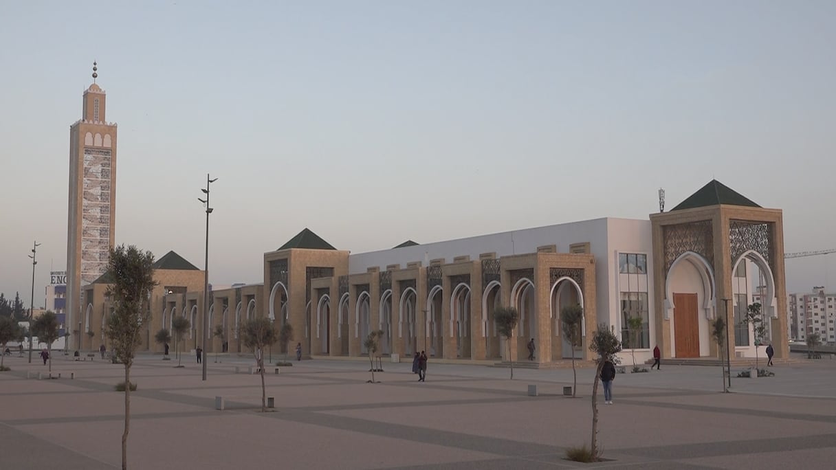 افتتاح المسجد الكبير محمد السادس بأكادير وسط فرحة كبيرة للمصلين