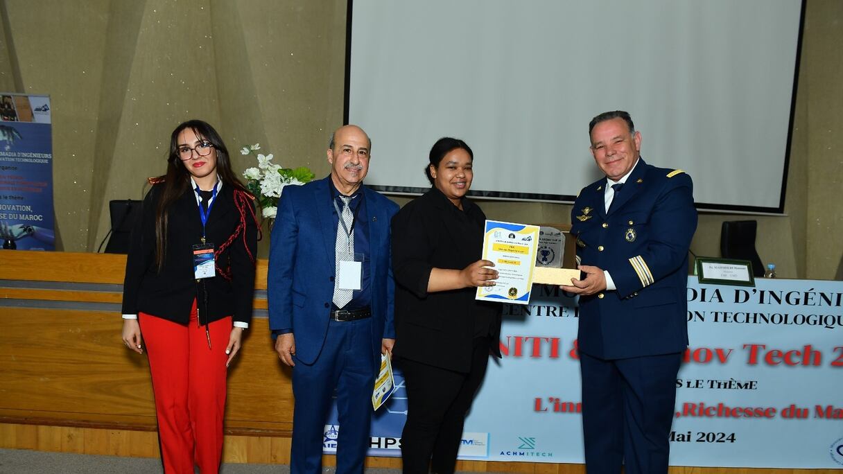 توزيع الجوائز على المشاركين الذين مثلوا مدارس المهندسين والكليات والمعاهد في الدورة الثالثة لليوم الوطني للابتكار