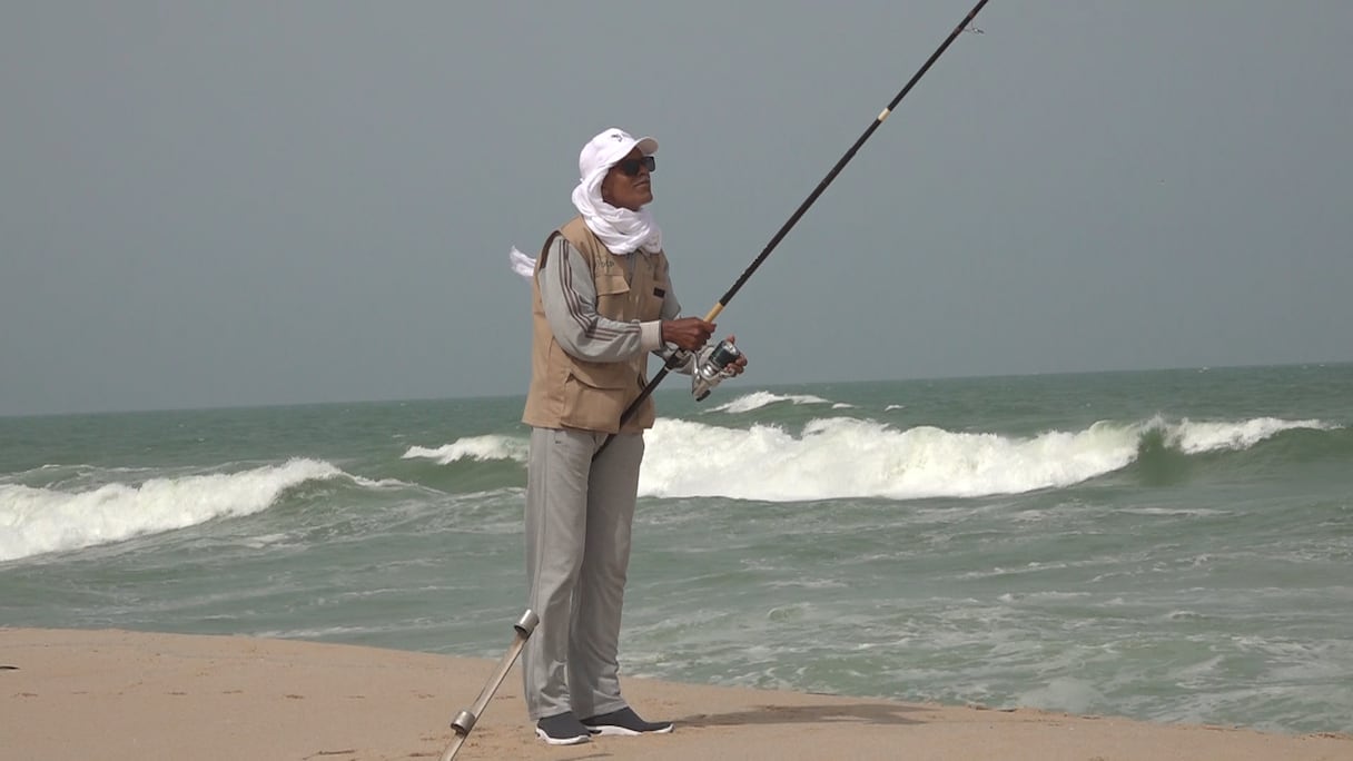 هواة الصيد بالقصبة يتبارون في أول نسخة للمسابقة الوطنية والدولية للصيد الساحلي بالداخلة