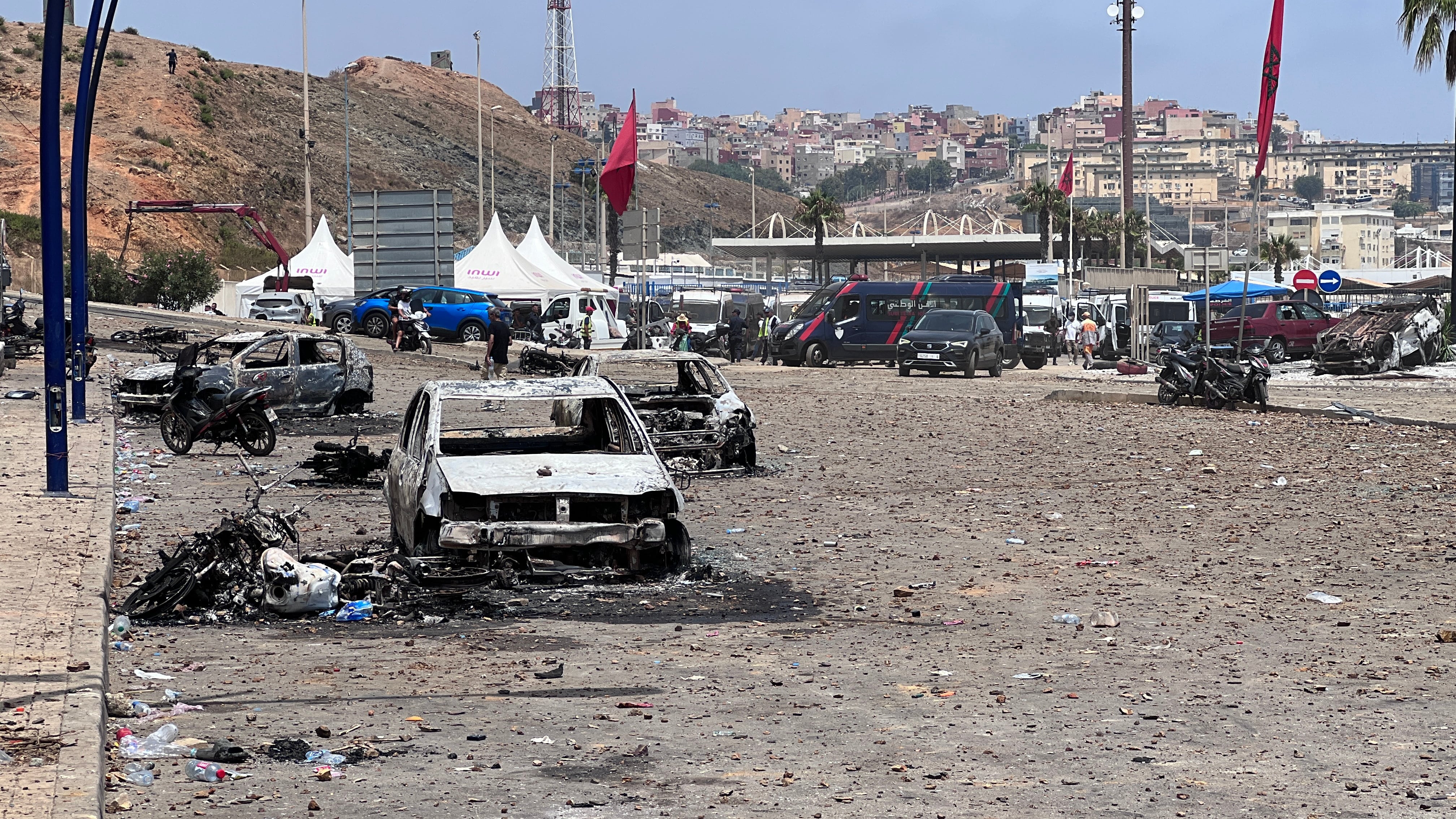 الأزمة بين المغرب والجزائر تتصاعد: تداعيات أحداث سبتة على العلاقات الدولية