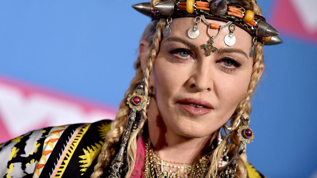 مادونا ترتدي الحلي الأمازيغية