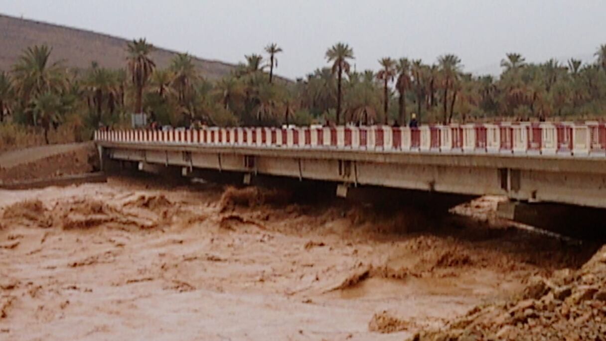 الأمطار الغزيرة حولت وديانا بإقليم طاطا إلى أنهار هائجة