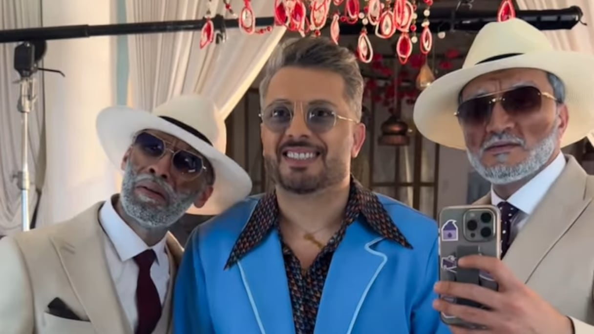 حاتم عمور مع فرقة "شياب" الكويتية