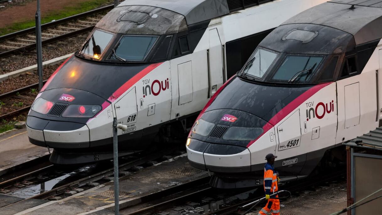 أعمال تخريب تشل حركة سير القطارات السريعة في باريس