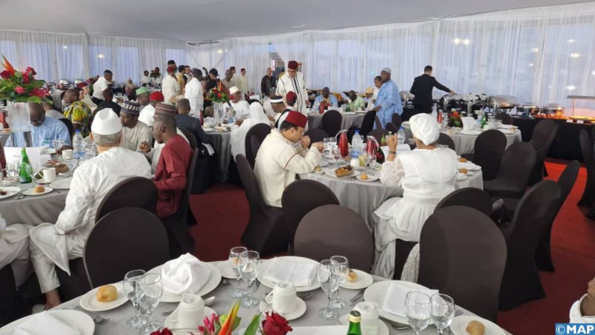 كوت ديفوار: إفطار جماعي بمناسبة الافتتاح الرسمي لمسجد محمد السادس بأبيدجان