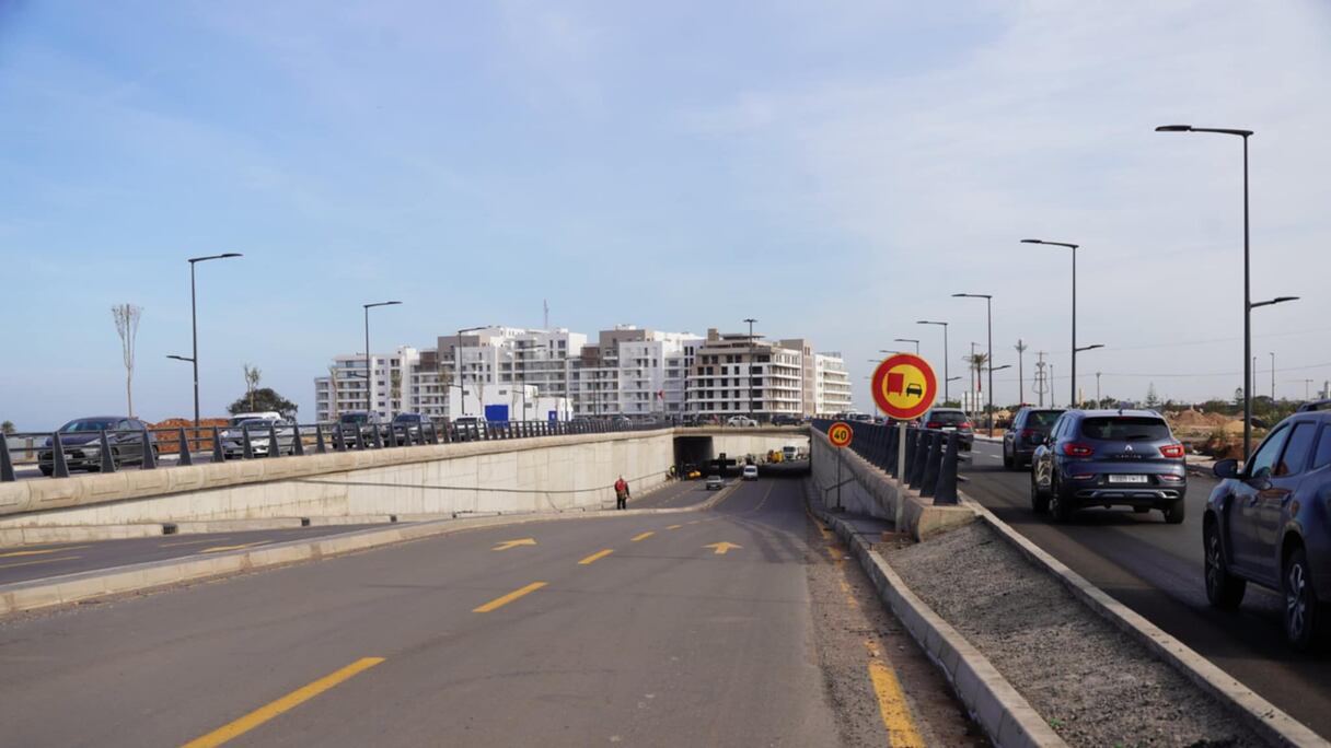 ممر تحت أرضي بطريق أزمور