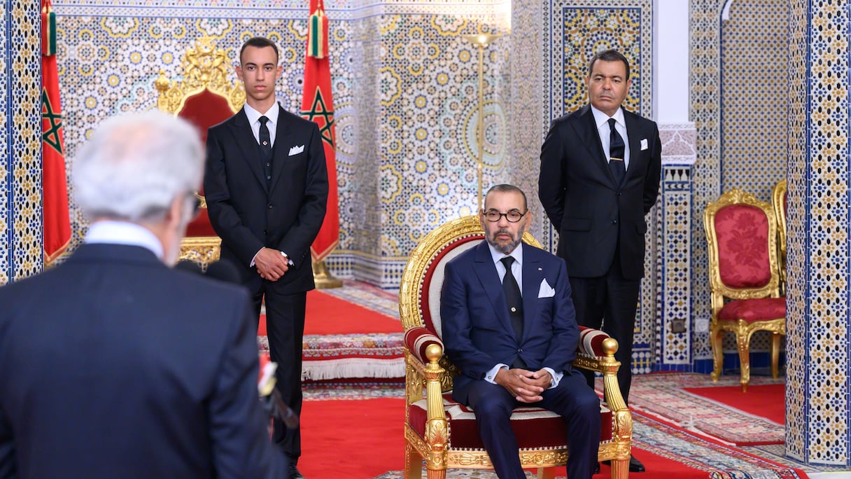Le roi Mohammed VI reçoit le Wali de Bank Al-Maghrib