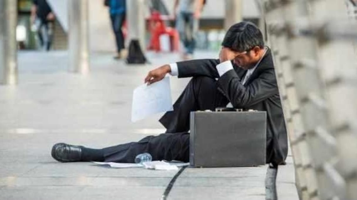 صورة تعبيرية لشخص في وضعية بطالة