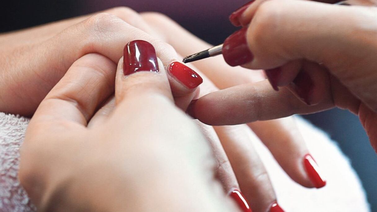 طلاء الأظافر