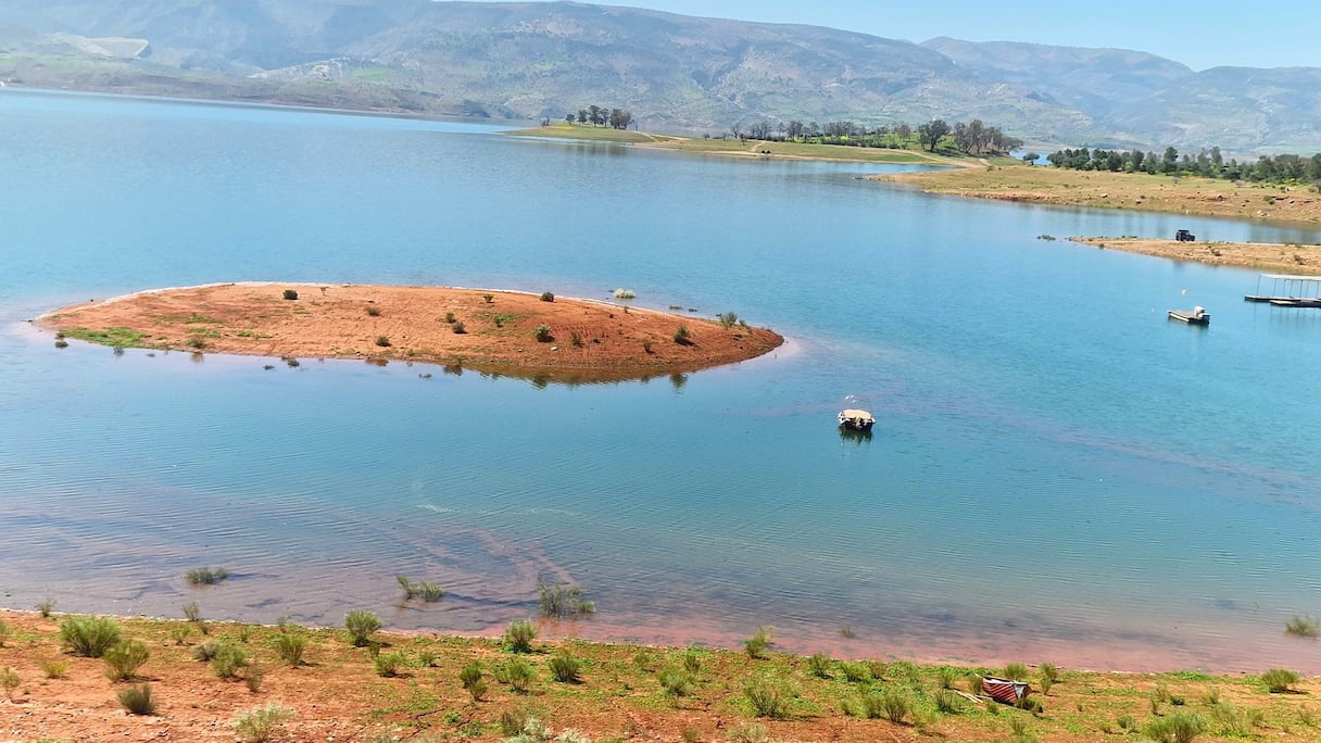 مياه سد بين الويدان تغمر مناطق ضربها الجفاف منذ عشر سنوات تقريبا