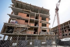 مجمع سكني في طور البناء