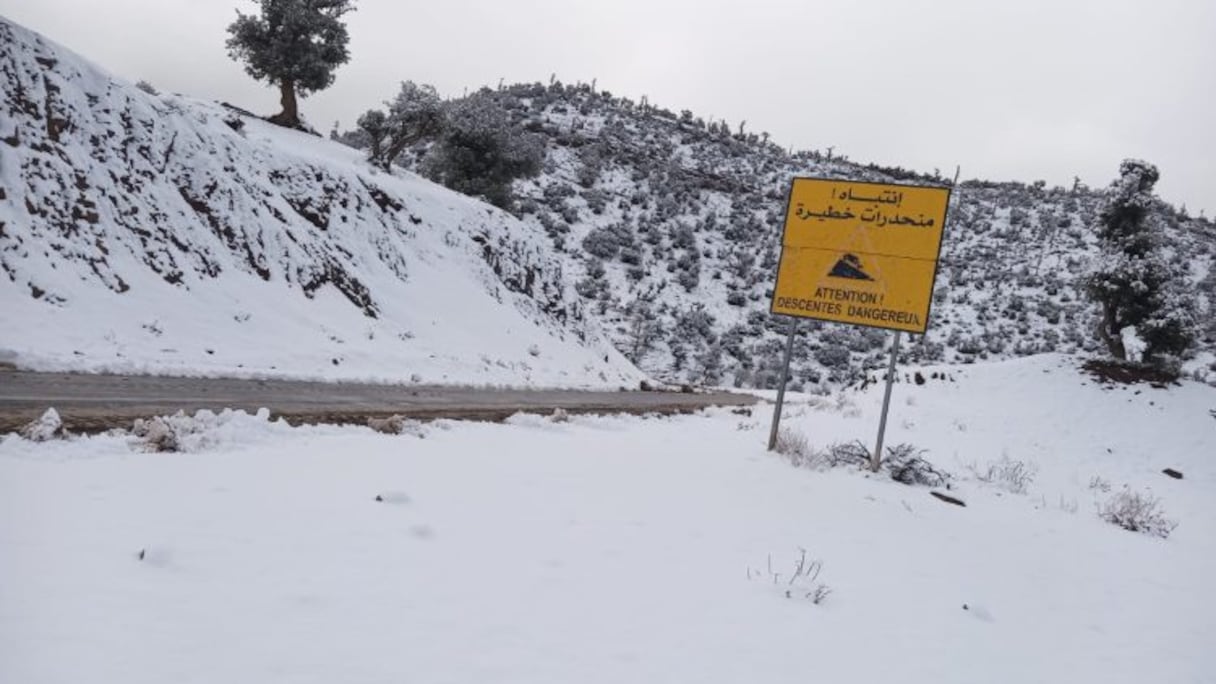 طرق مقطوعة بالثلج