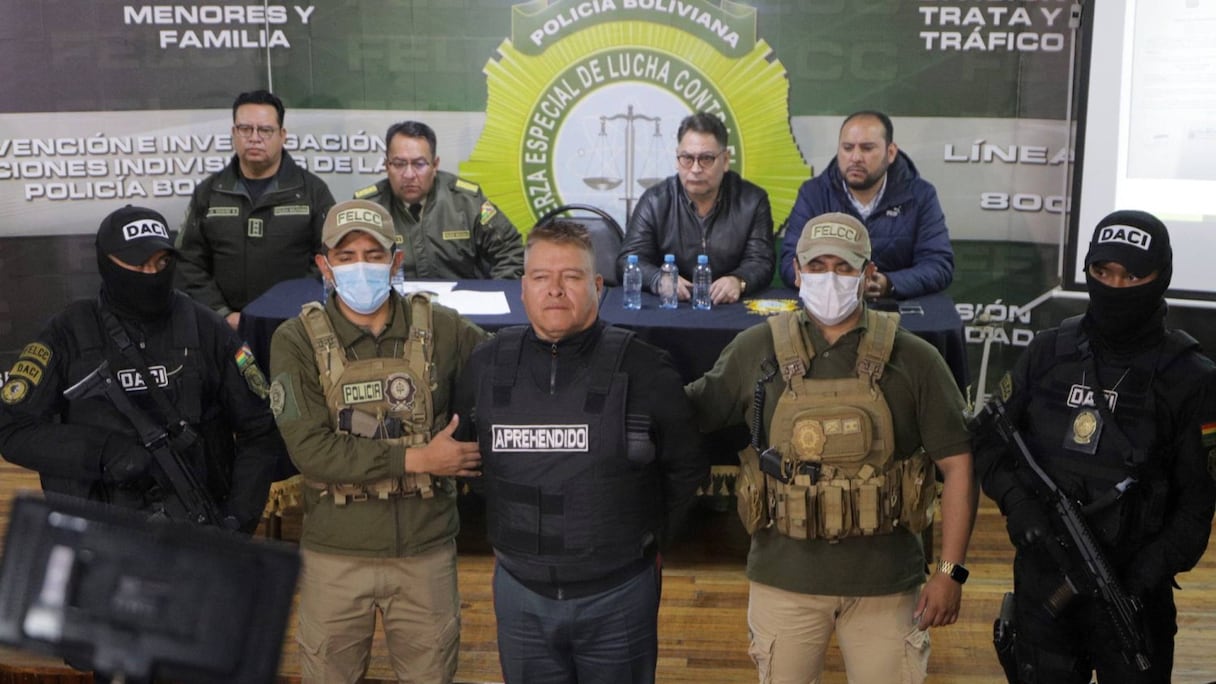 قائد الجيش البوليفي المقال خوان خوسيه زونيغا بعد اعتقاله