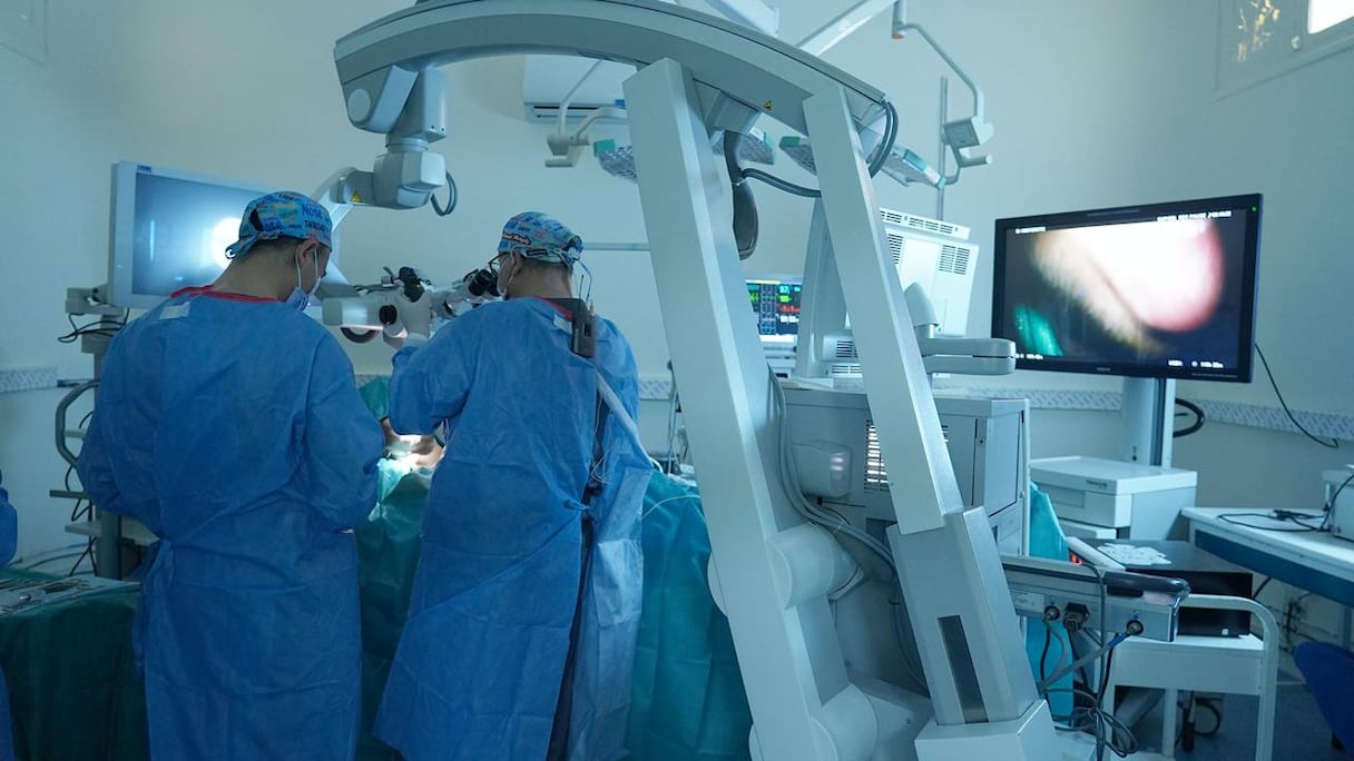 تقنية جراحية جديدة لأول مرة في المغرب: إزالة حصوات الغدة اللعابية دون الحاجة لاستئصالها كاملة