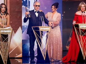نجوم مغاربة وعرب وعالميون يضيئون السجادة الخزامية لحفل "جوي أواردز" 2025