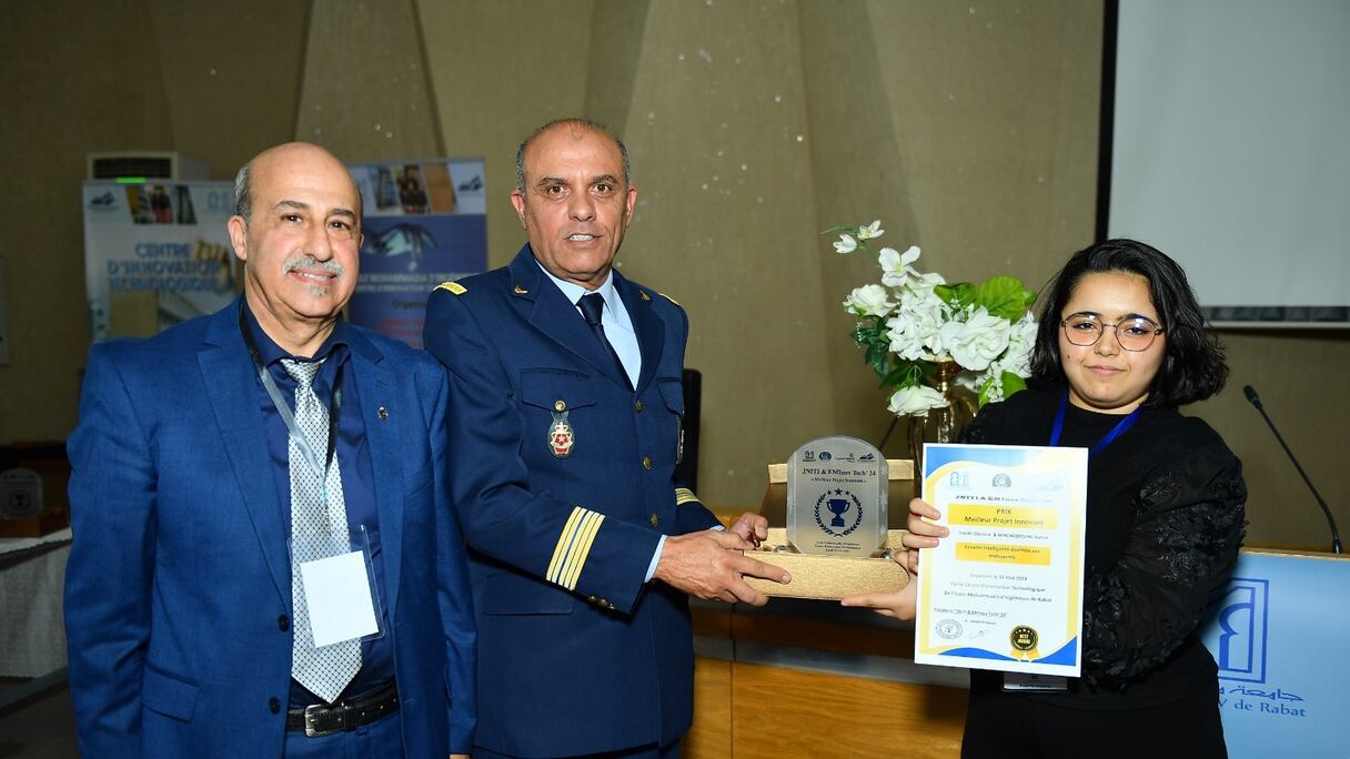 توزيع الجوائز على المشاركين الذين مثلوا مدارس المهندسين والكليات والمعاهد في الدورة الثالثة لليوم الوطني للابتكار