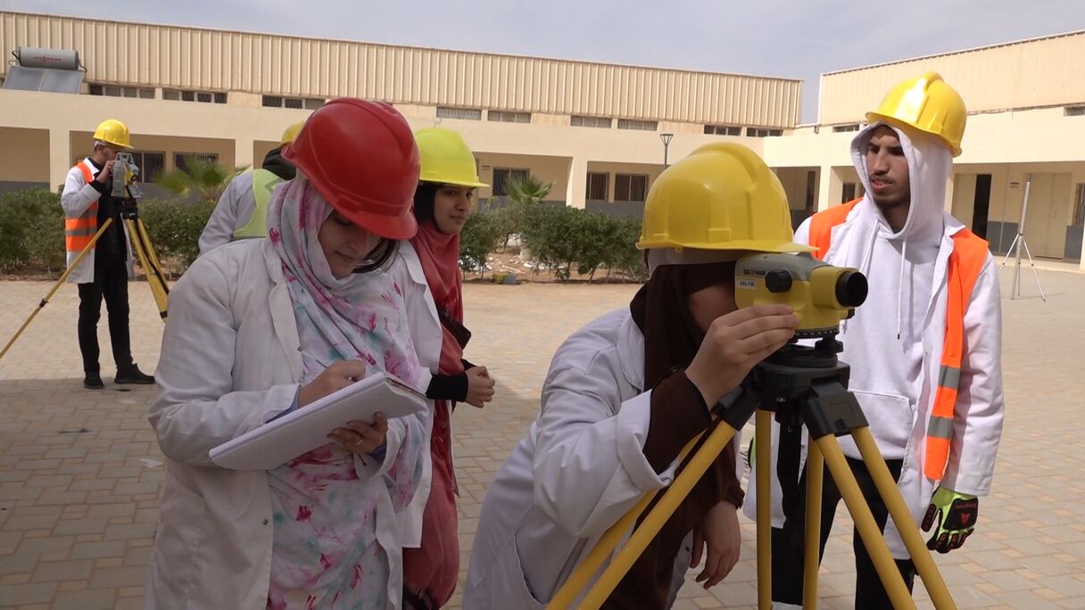 متدربات صحراويات بالعيون يباشرن ولوج شعب الصناعات بمعاهد التكوين المهني