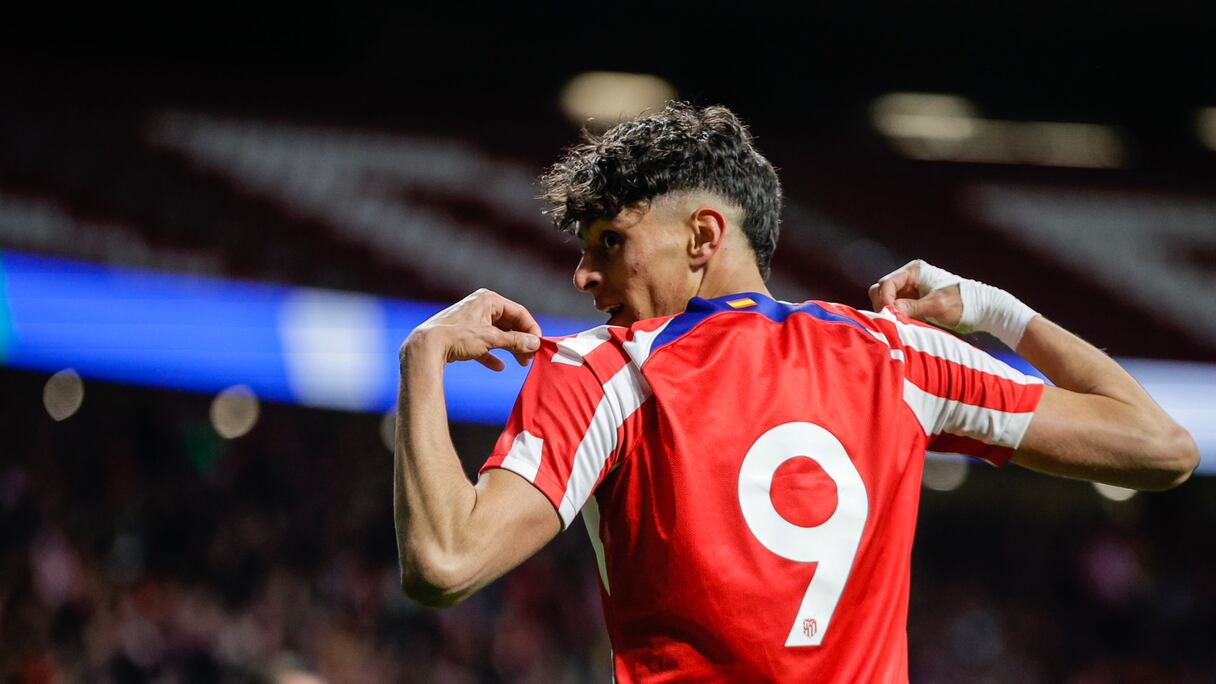 اللاعب المغربي عبد الله الريحاني بقميص أتليتيكو مدريد