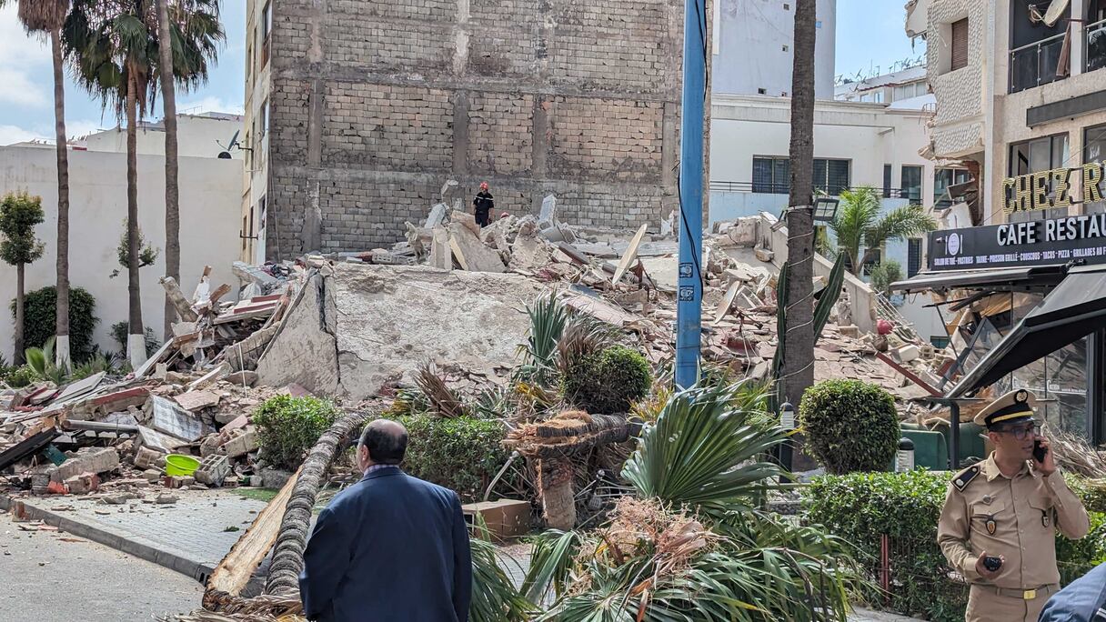 انهيار بناية من أربع طوابق بشارع مولاي يوسف