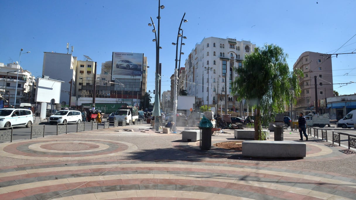 الأشغال مستمرة في ساحة النصر وسط تحفظ تجار وساكنة منطقة درب عمر