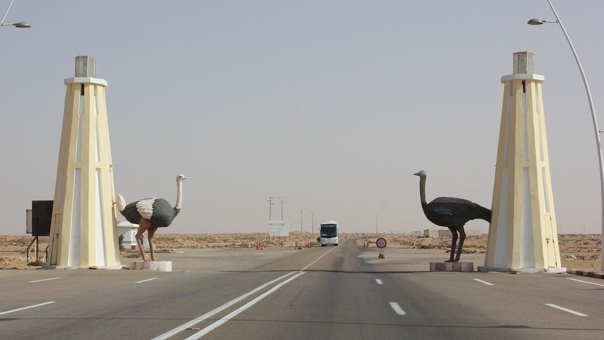 تقع مدينة بوجدور على بعد 200 كيلومتر من مدينة العيون