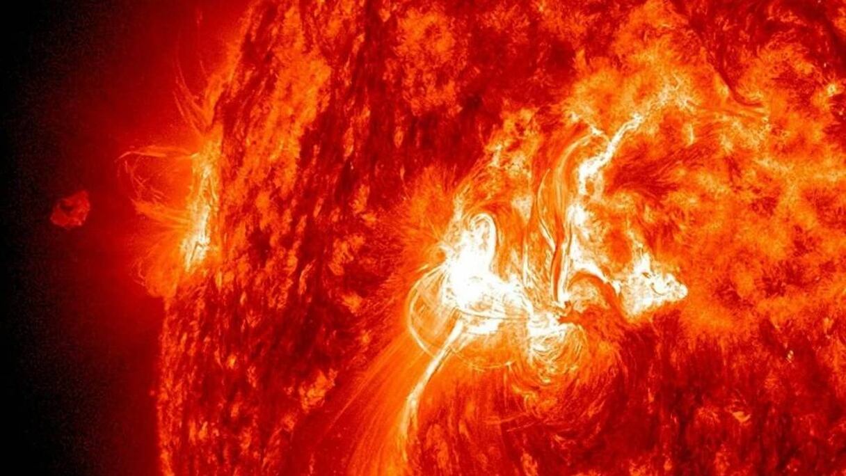 عاصفة شمسية