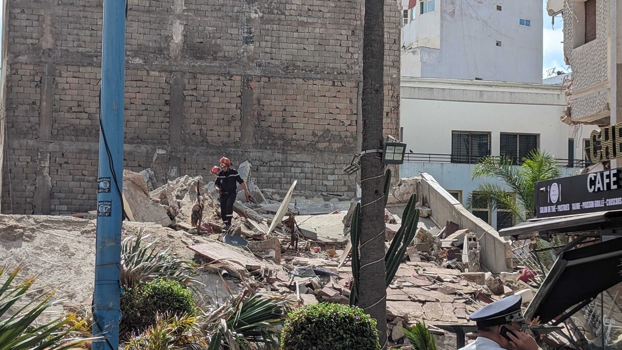 انهيار بناية من أربع طوابق بشارع مولاي يوسف