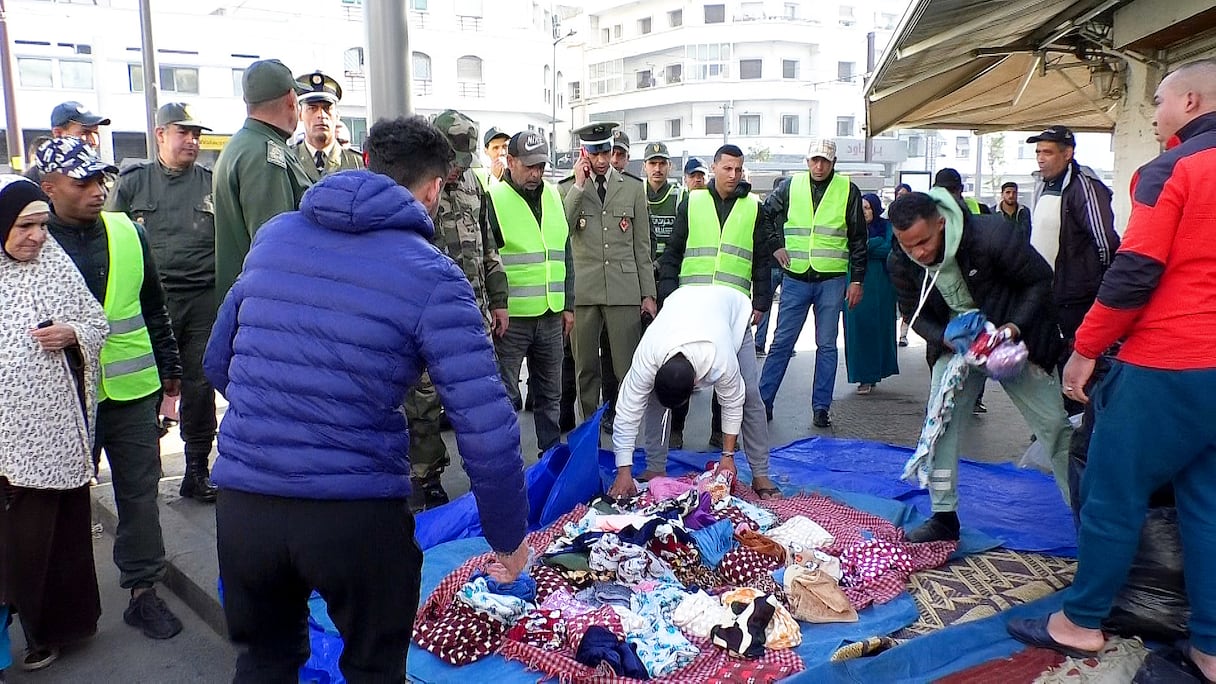 السلطات المحلية تواصل حملاتها لتحرير الملك العمومي بأشهر أسواق الدار البيضاء