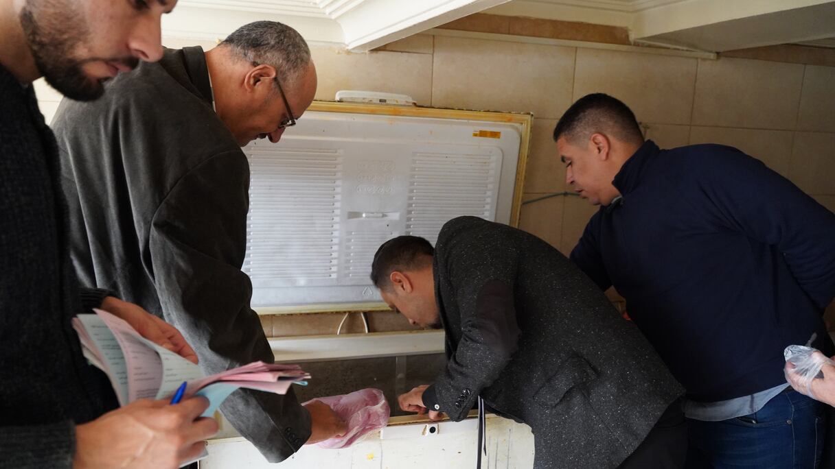 لجان المراقبة تحجز وتتلف كميات مهمة من المأكولات بـ"سناكات" بدرب السلطان