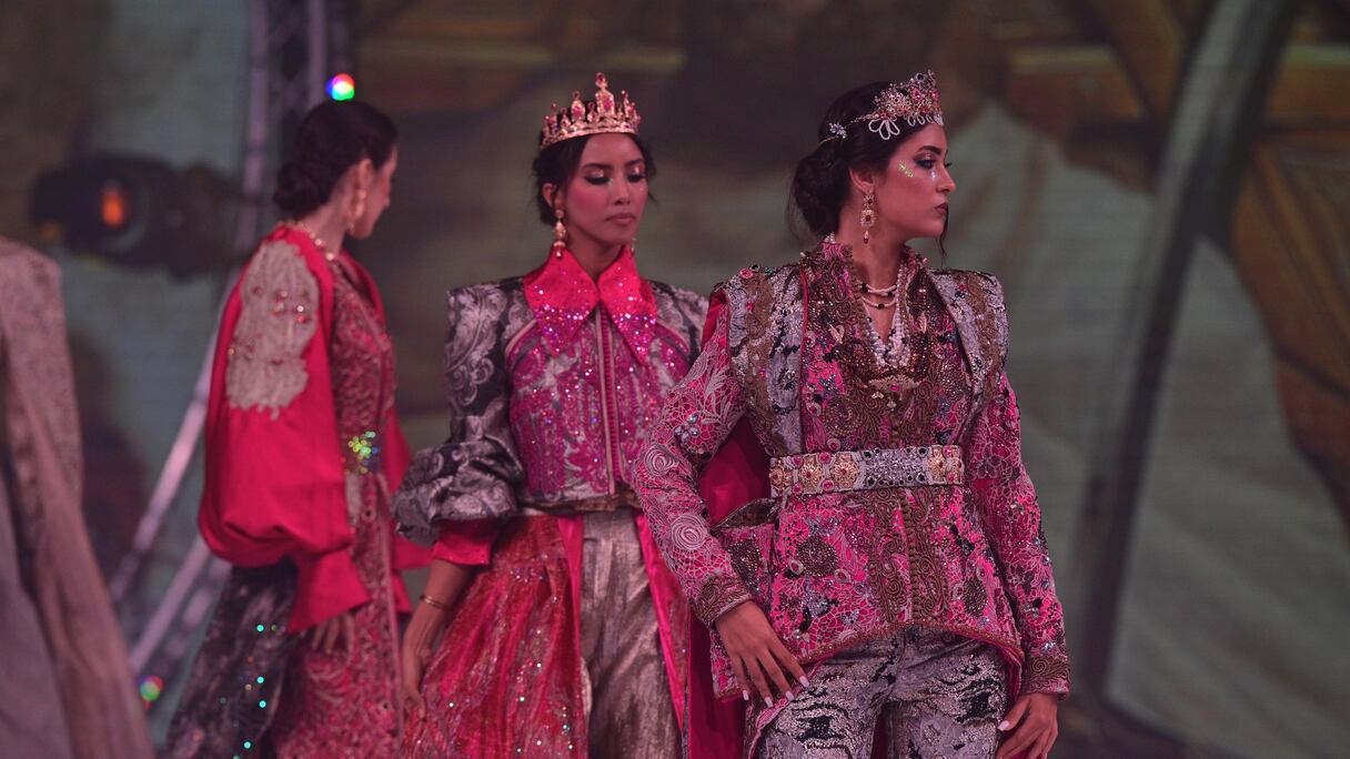 عرض الأزياء