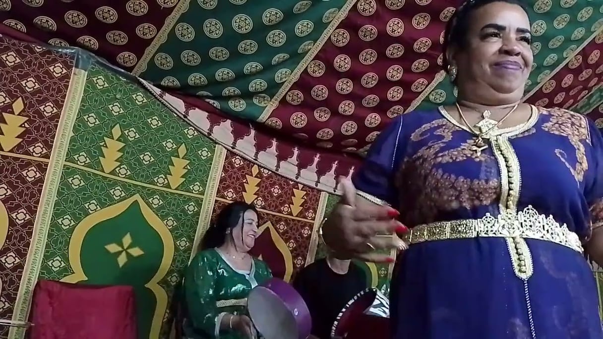 الفنانة الشعبية فتيحة الوزة