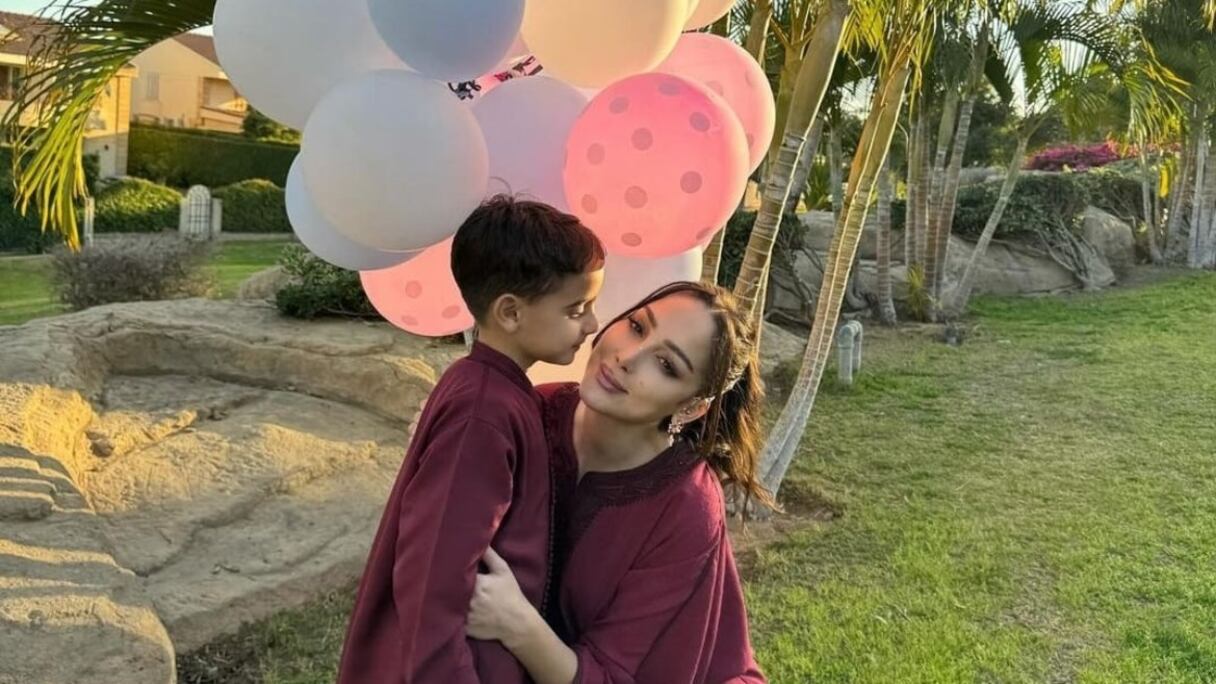 بسمة بوسيل وابنها آدم