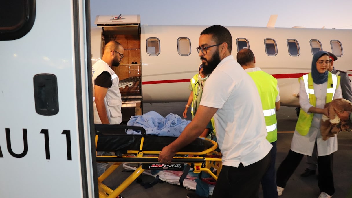 نقل امرأة حامل على متن طائرة طبية من العيون إلى أكادير