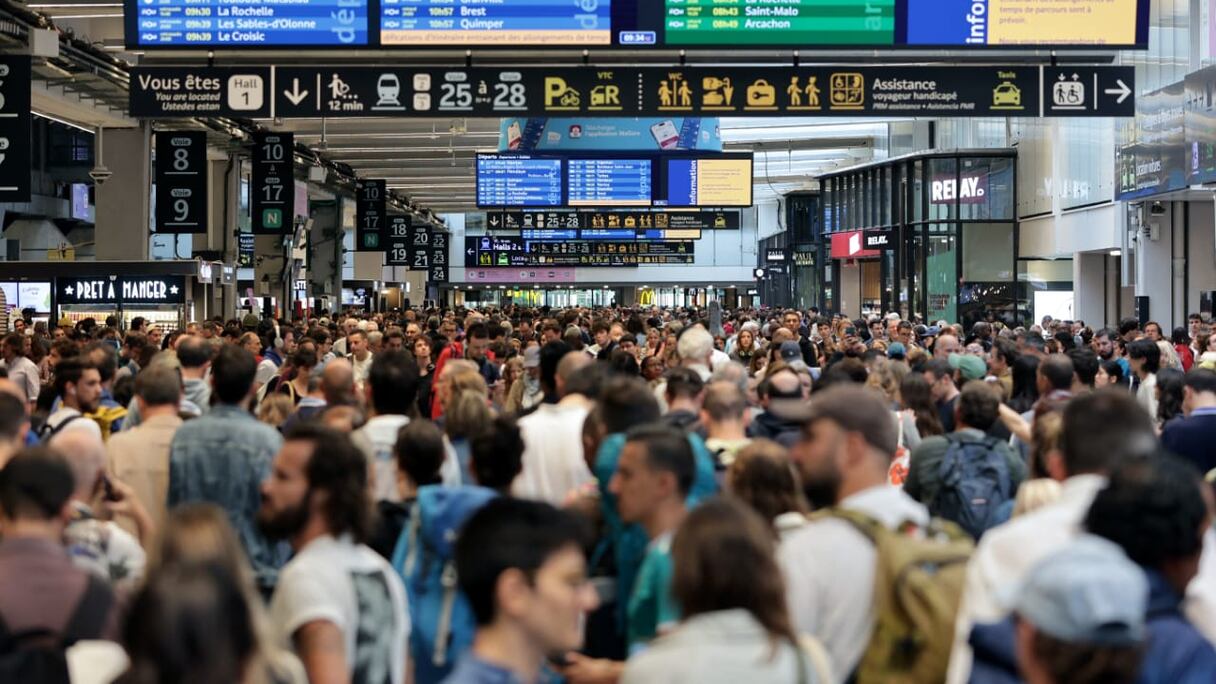 أعمال تخريب تشل حركة سير القطارات السريعة في باريس