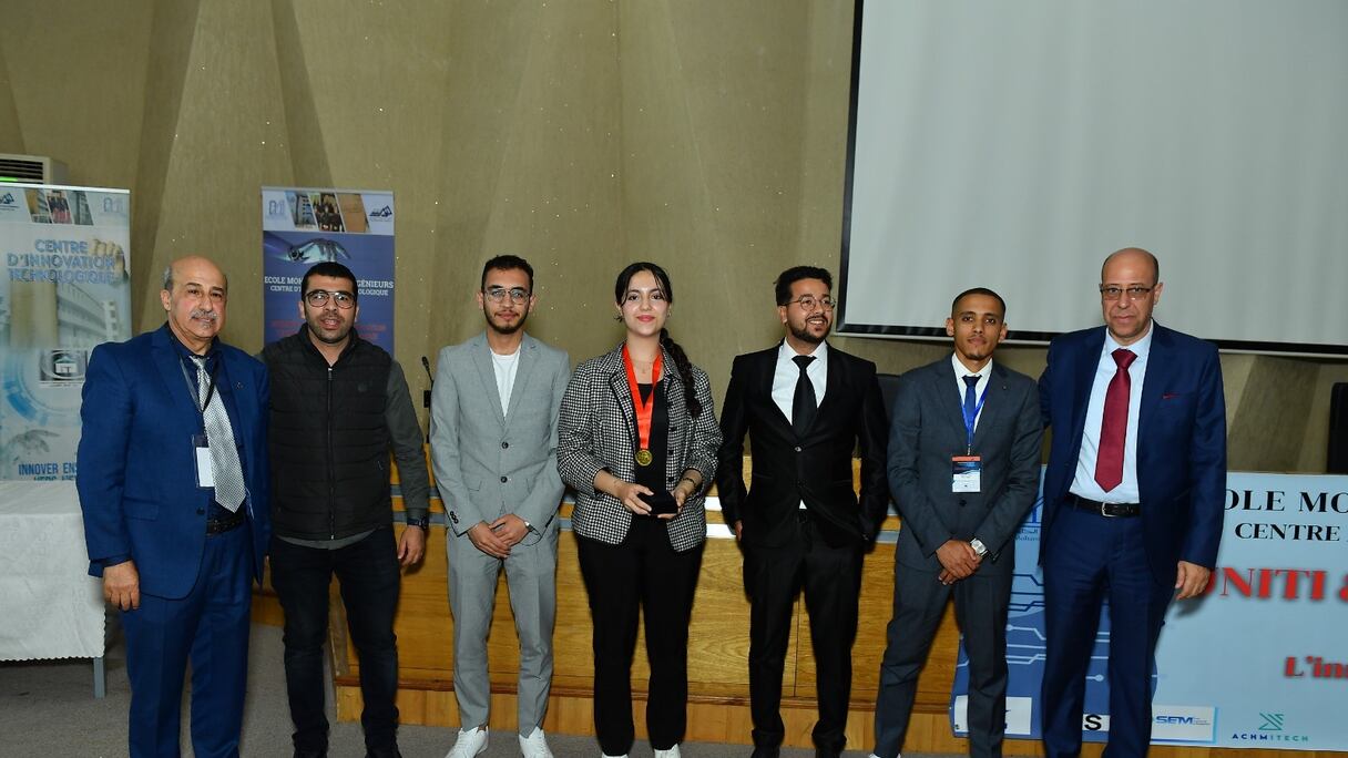 توزيع الجوائز على المشاركين الذين مثلوا مدارس المهندسين والكليات والمعاهد في الدورة الثالثة لليوم الوطني للابتكار