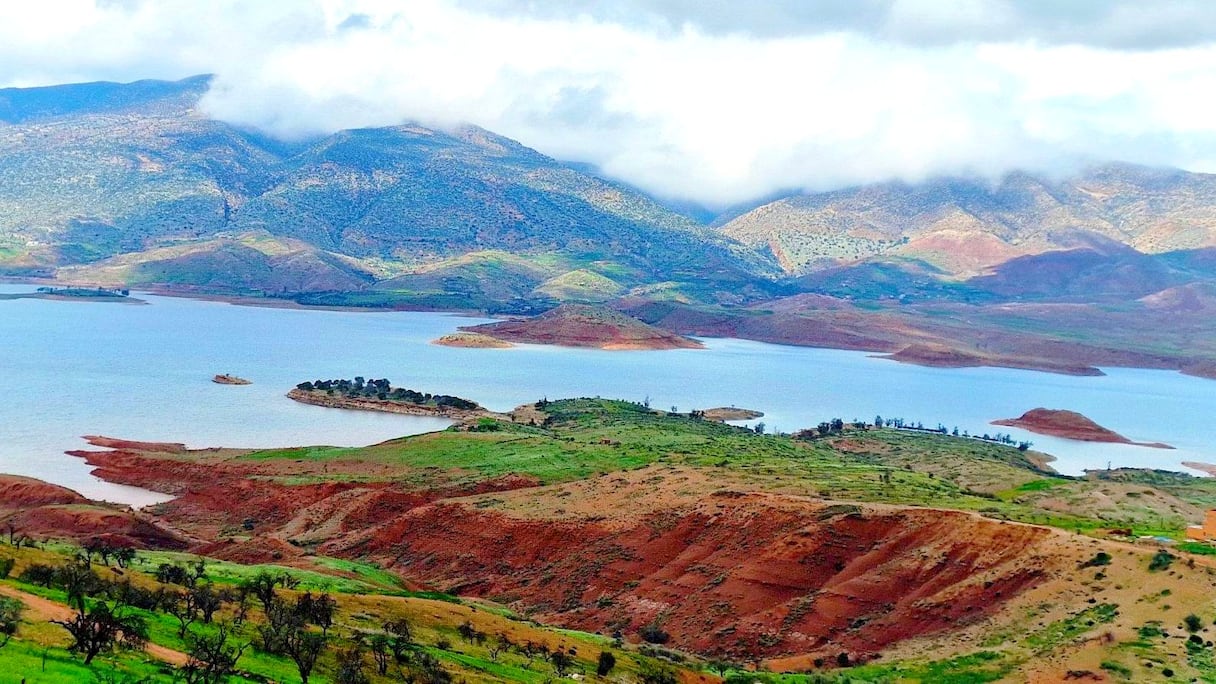 مياه سد بين الويدان تغمر مناطق ضربها الجفاف منذ عشر سنوات تقريبا