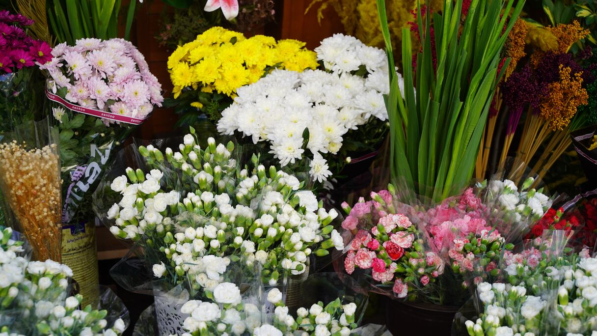 شراء الورود