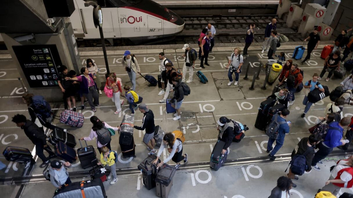 أعمال تخريب تشل حركة سير القطارات السريعة في باريس