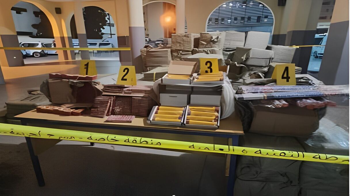 محجوزات لشحنة كبيرة من المفرقعات والشهب النارية المهربة