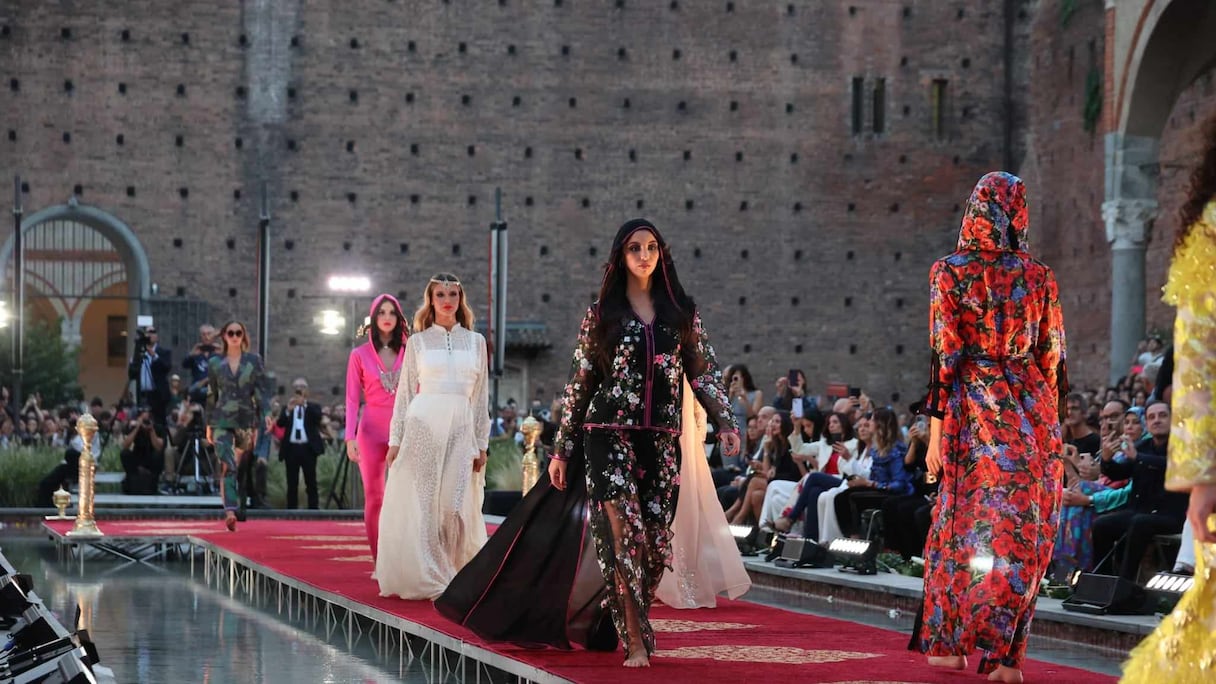 عرض أزياء للمصممة المغربية هنية الحراتي