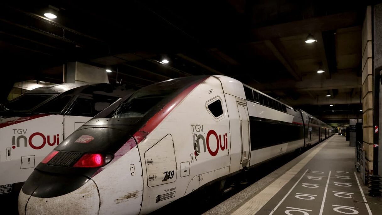 أعمال تخريب تشل حركة سير القطارات السريعة في باريس