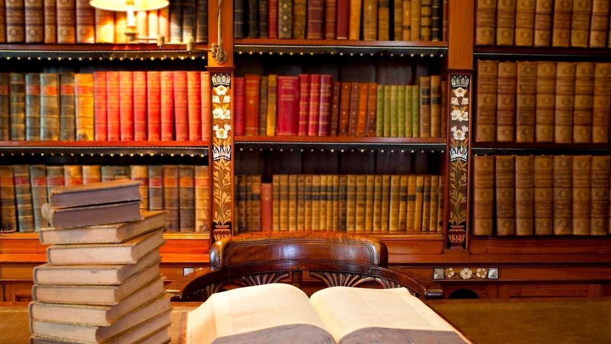 كتب "صورة تعبيرية"