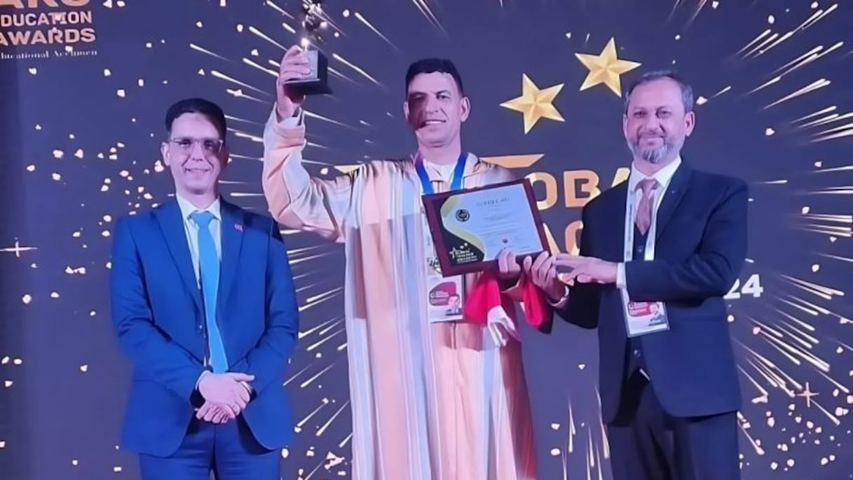 الأستاذ مسعود عربية يتوج بجائزة المعلم العالمية 2024 في نيودلهي