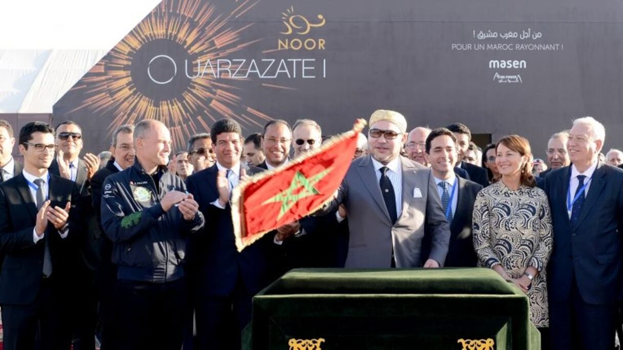 Le roi inaugurant la centrale du complexe solaire «Noor-Ouarzazate», baptisée «Noor I», le 5 février 2016.