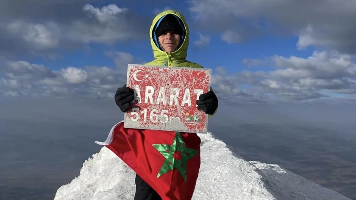 المتسلق المغربي يوسف التازي (13 سنة)