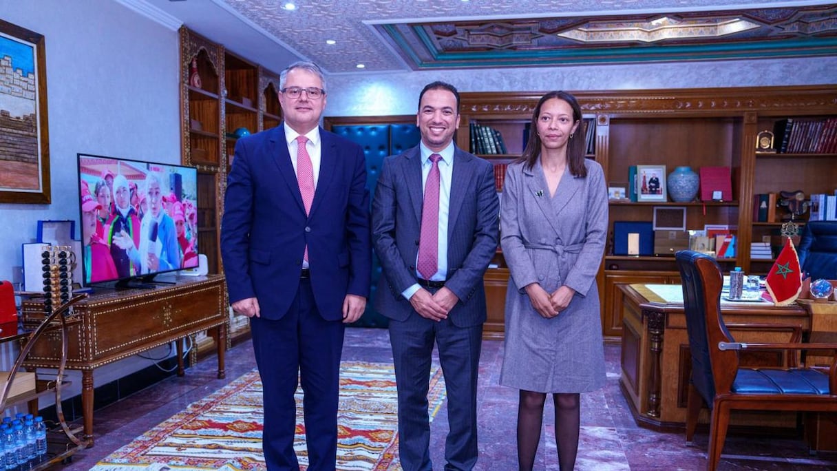 رئيسة الجمعية المغربية جسور الفن و الابداع وسفير جمهورية أذربيجان لدى المملكة المغربية، ناظم صمدوف