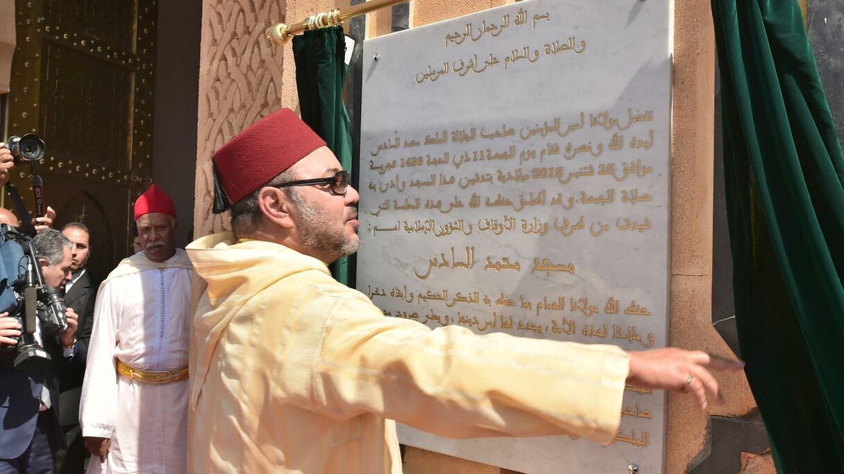 الملك محمد السادس يفتتح مسجدا