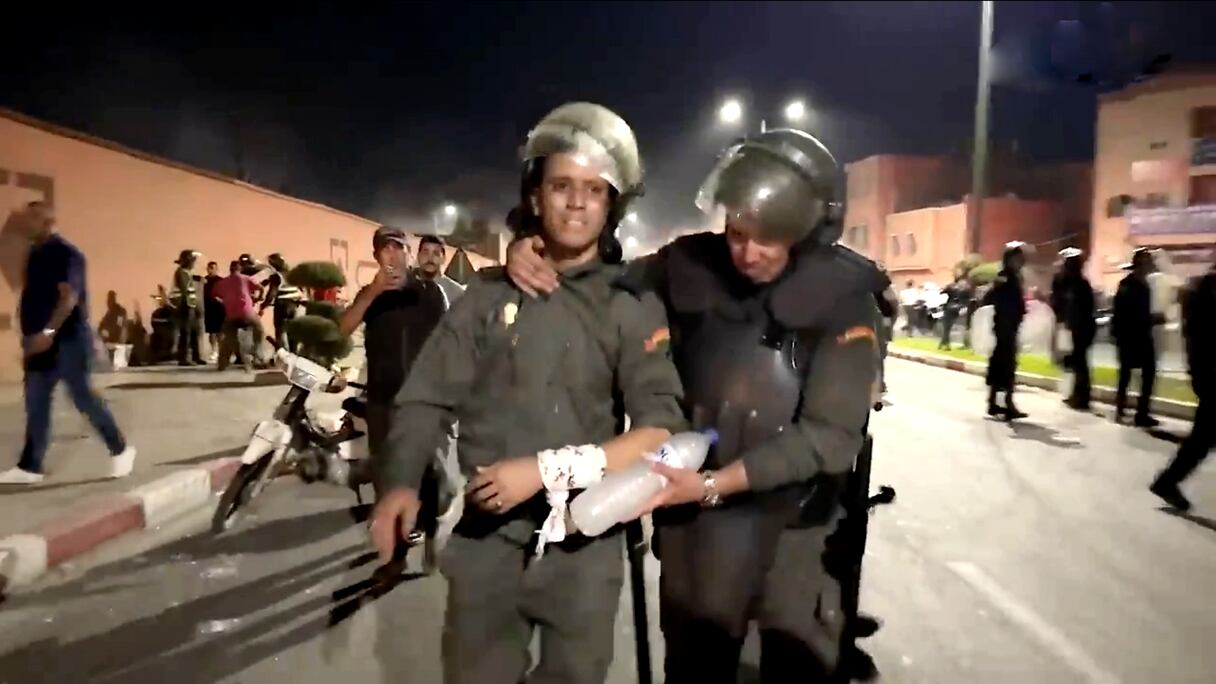 Un agent des Forces auxiliaires blessé lors d'actes de violence à Marrakech. Capture d'écran.
