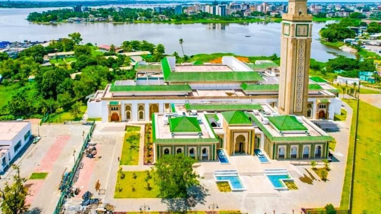 مسجد محمد السادس بأبيدجان